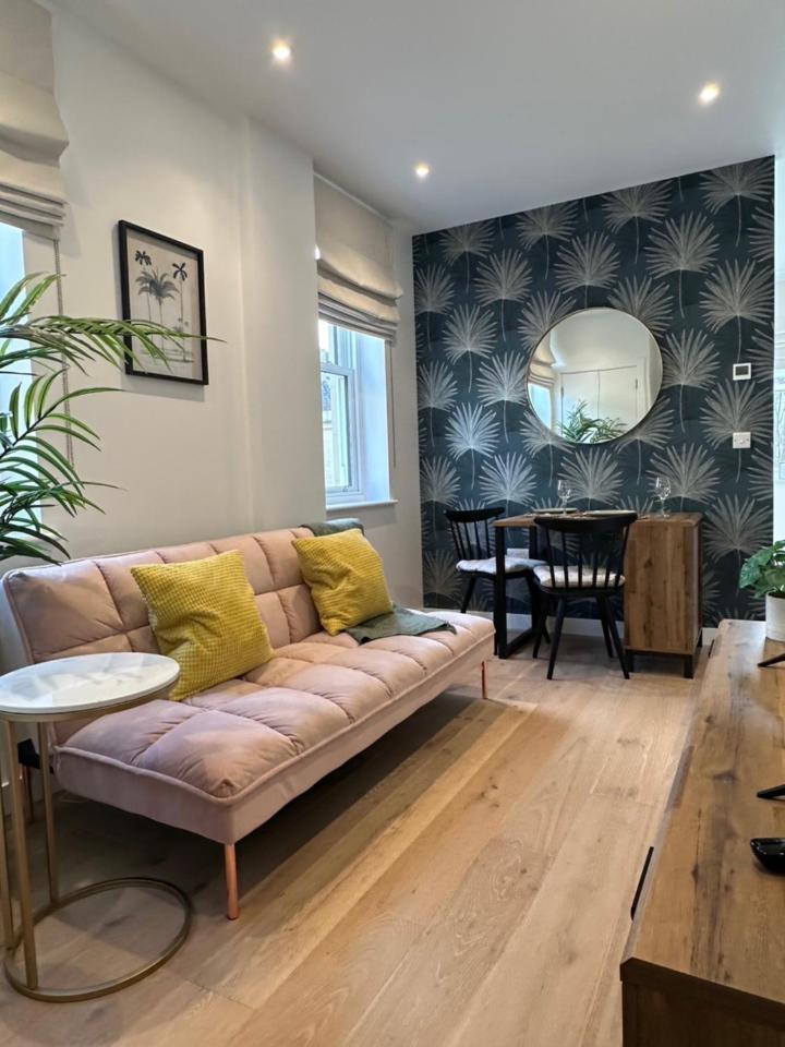Contemporary Pied A Terre In The Heart Of Bath Apartment Exterior foto